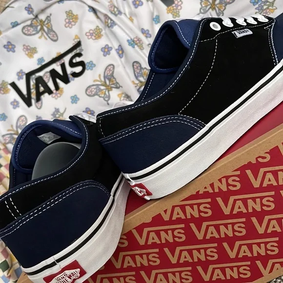 Vans Men’s Atwood
Retro Suede Dress Blues
VN000TUYLKZ Sneakers - Picture 16 of 16